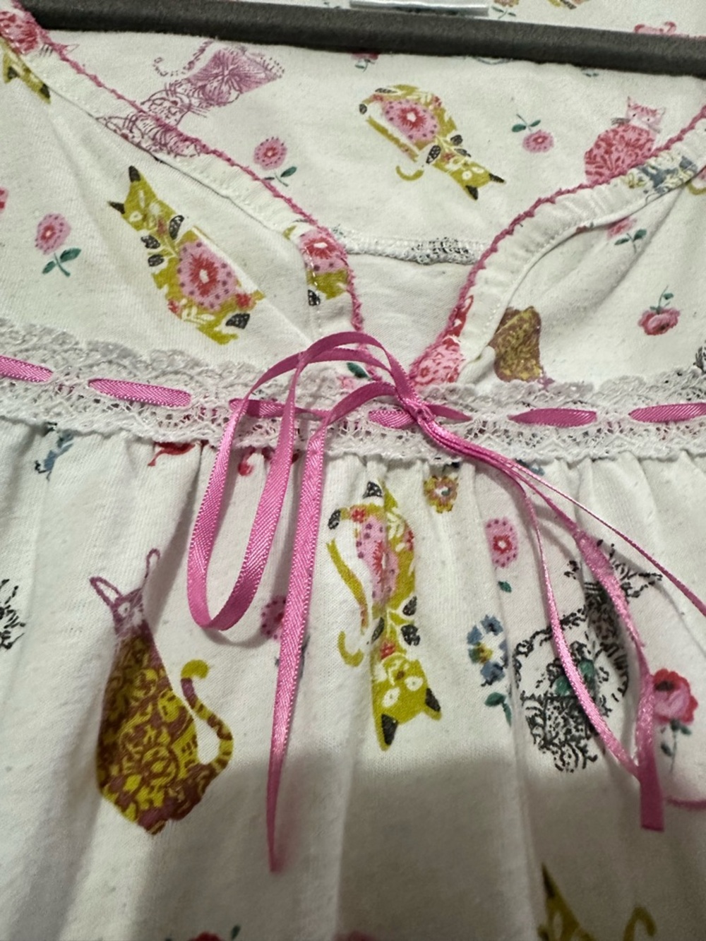 Fundamentals white short sleeve nightgown with floral,cat print size 2X - Picture 4 of 9